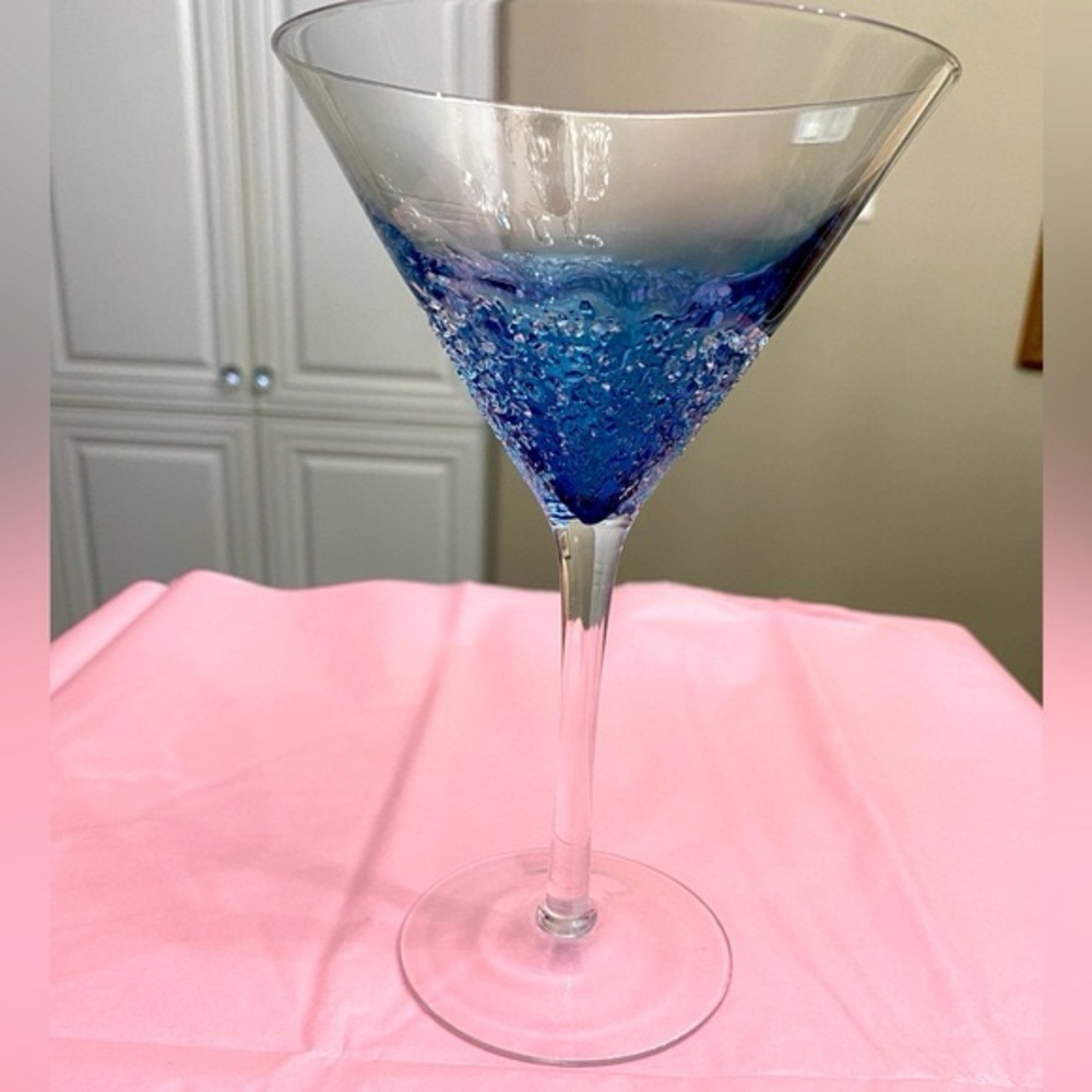 EUC LONG STEM MARTINI GLASS PAINTED BLUE WITH CLEAR BEADS ON BOTTOM OF GLASS